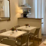 Art Atelier Bed & Breakfast 4*