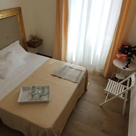 Art Atelier Bed & Breakfast 4*