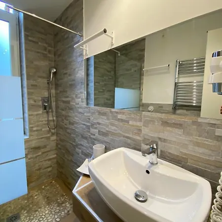 Bed & Breakfast Art Atelier 4*