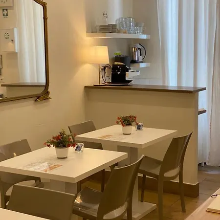 Art Atelier Bed & Breakfast 4*